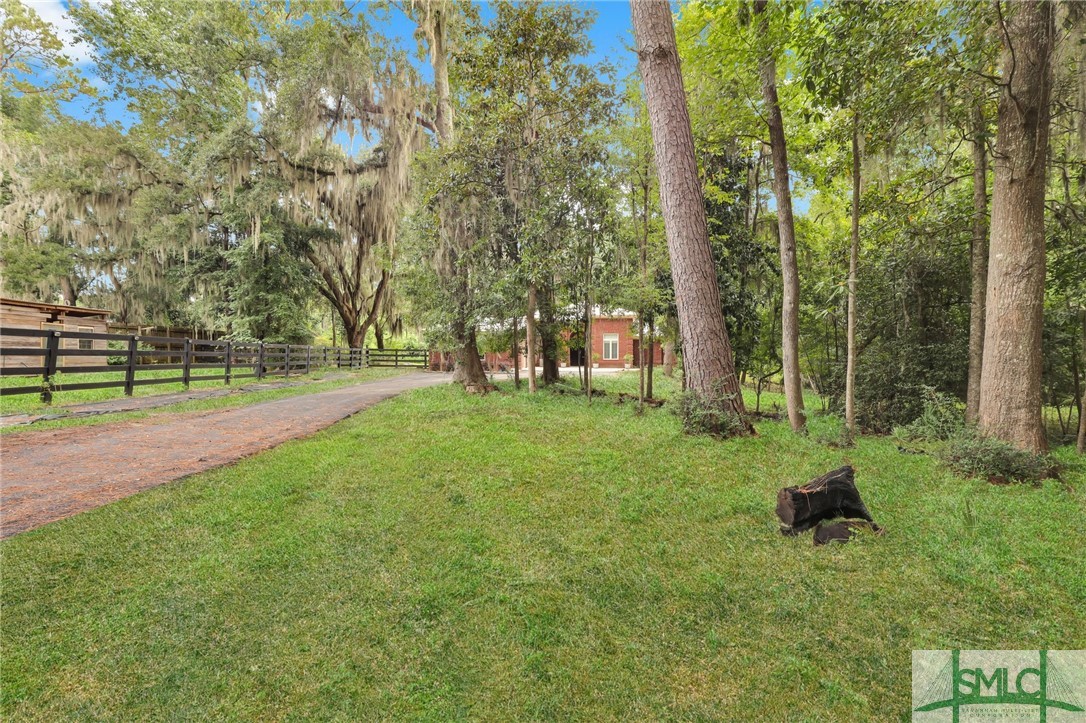 2132 Grove Point Road Property Photo 4