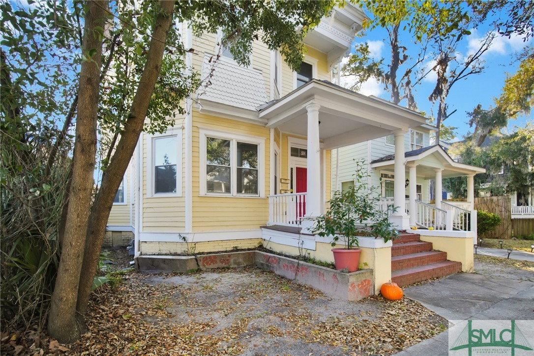 913 E Henry Street Property Photo 1