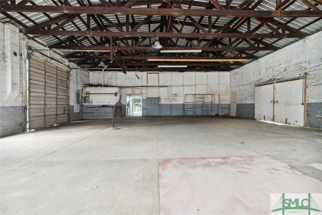 16 E Cypress Street Property Photo 13