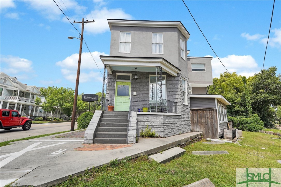 2312 Abercorn Street Property Photo 1