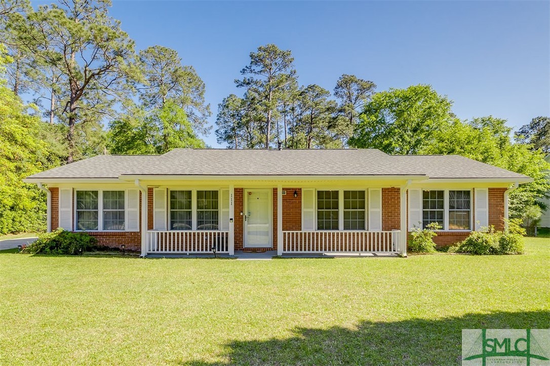 111 E Long Street Property Photo 1