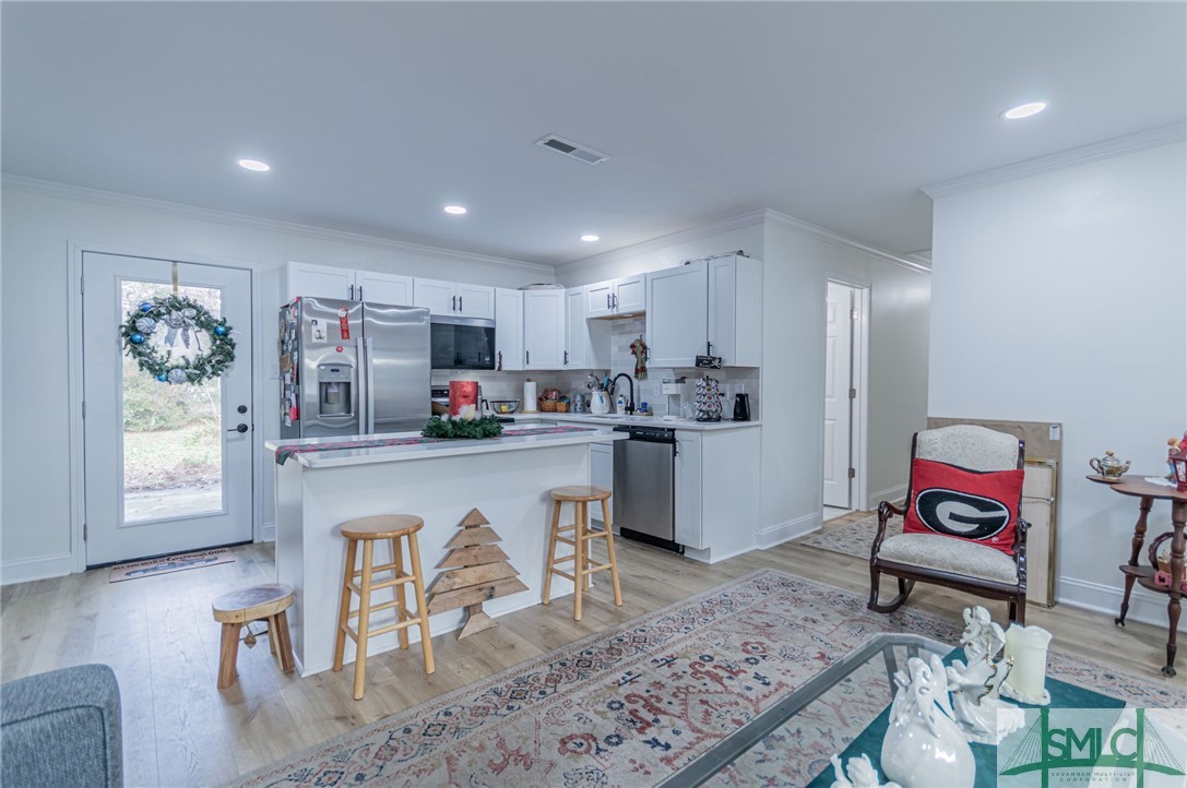 120 Burbank Boulevard Property Photo 3
