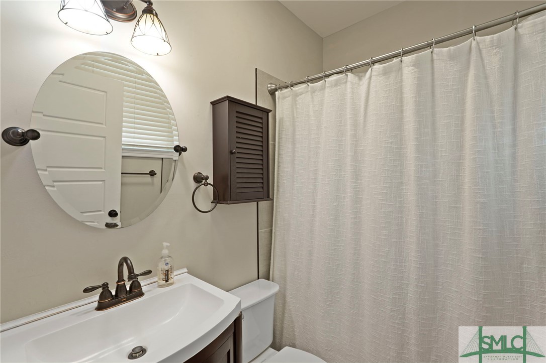 856 E 35th Street Property Photo 25