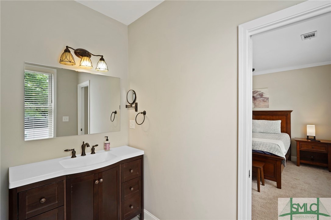 856 E 35th Street Property Photo 33