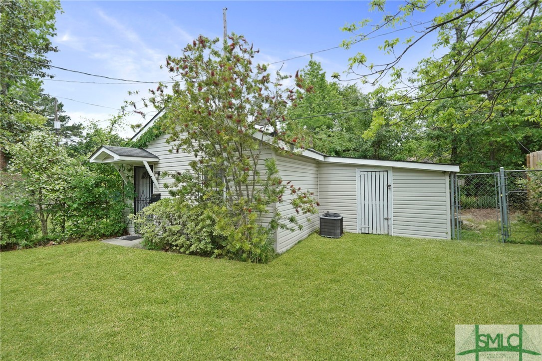 856 E 35th Street Property Photo 43
