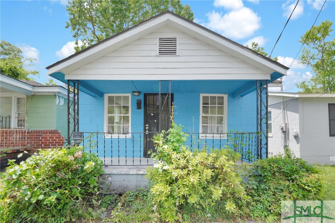 627 W 48th Street Property Photo 1