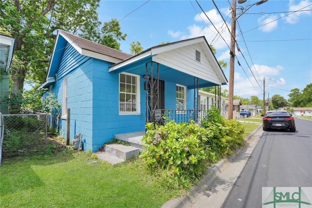 627 W 48th Street Property Photo 4