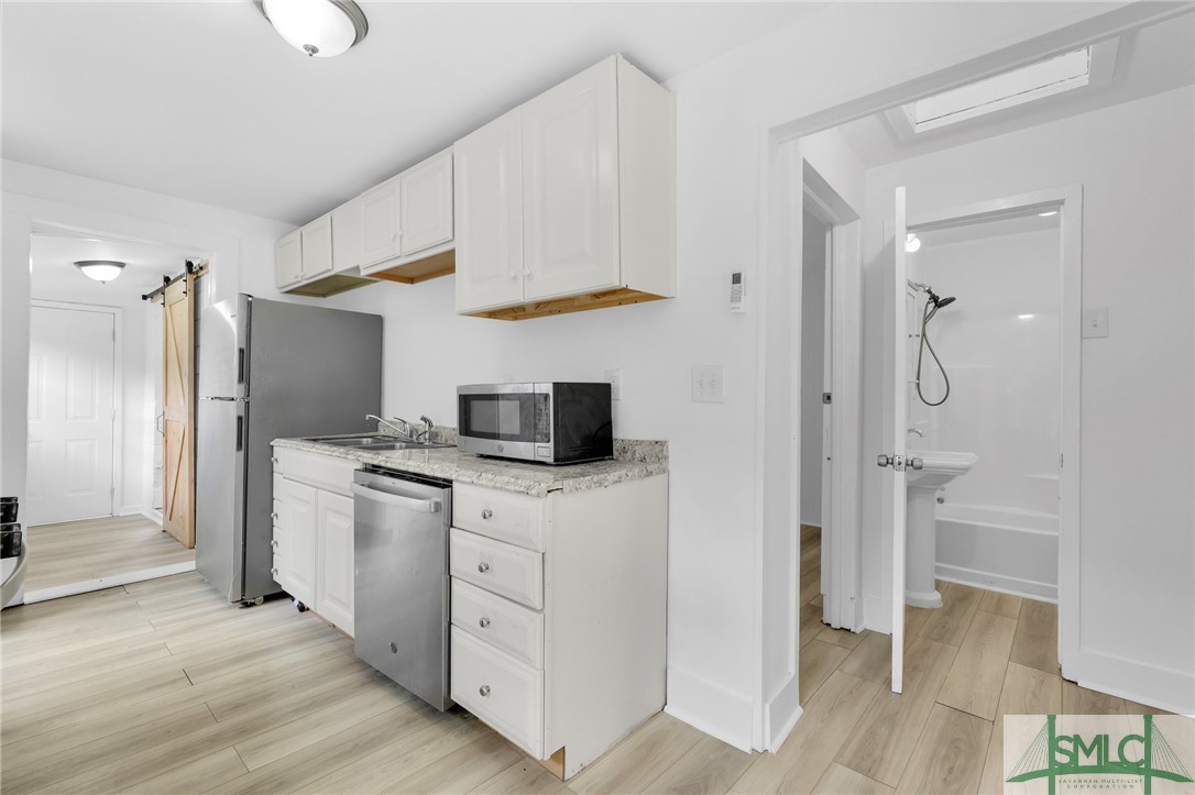 627 W 48th Street Property Photo 18
