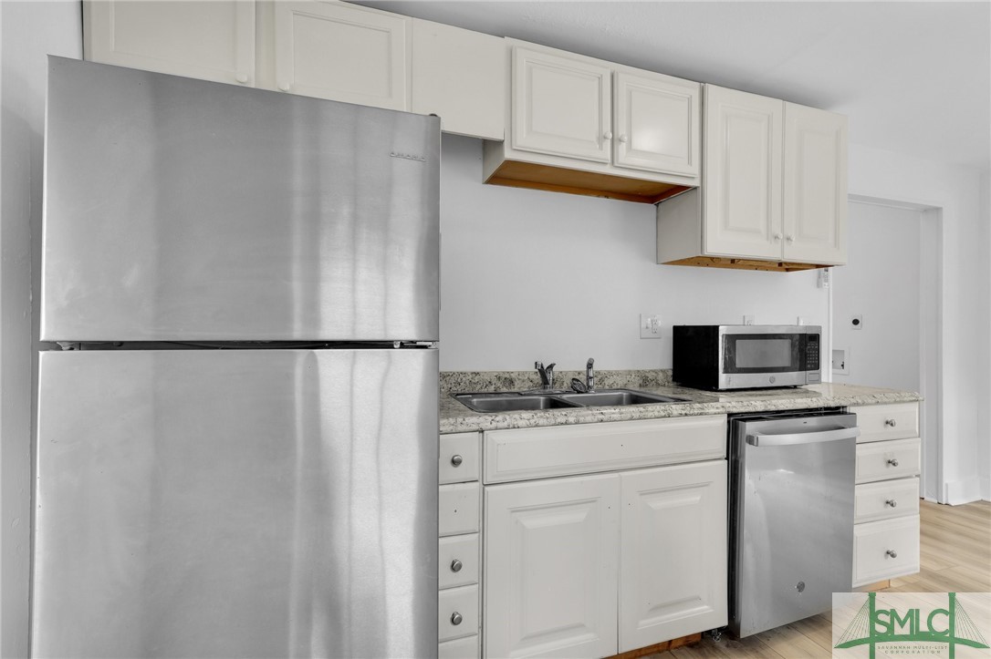 627 W 48th Street Property Photo 20