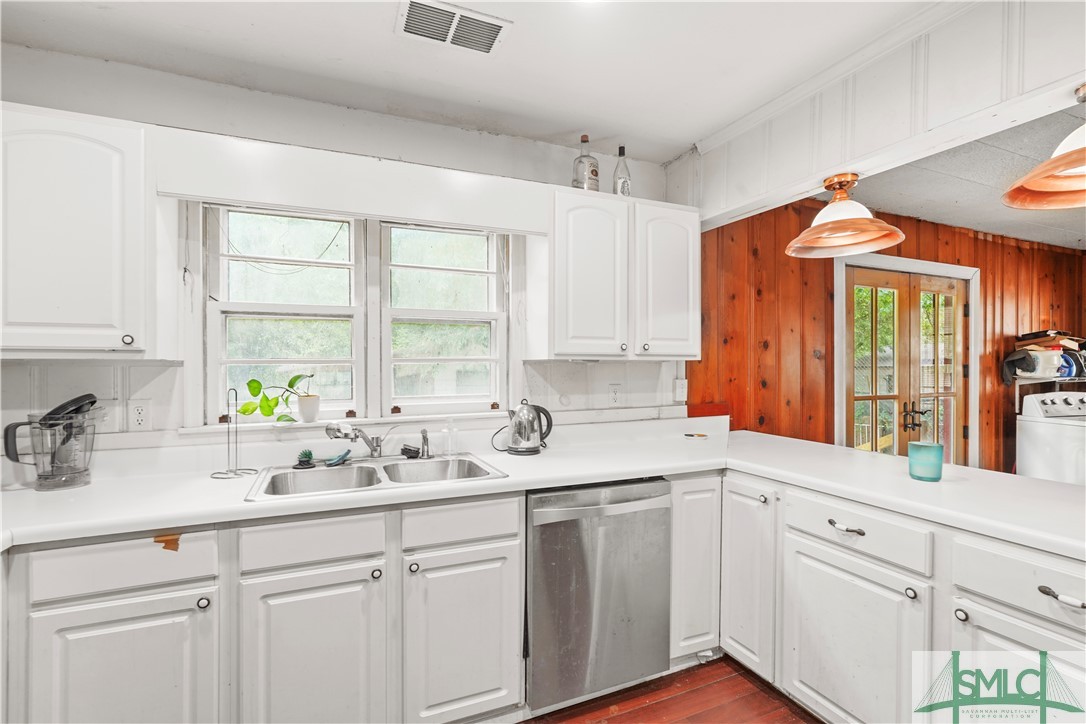 208 Appleby Road Property Photo 9
