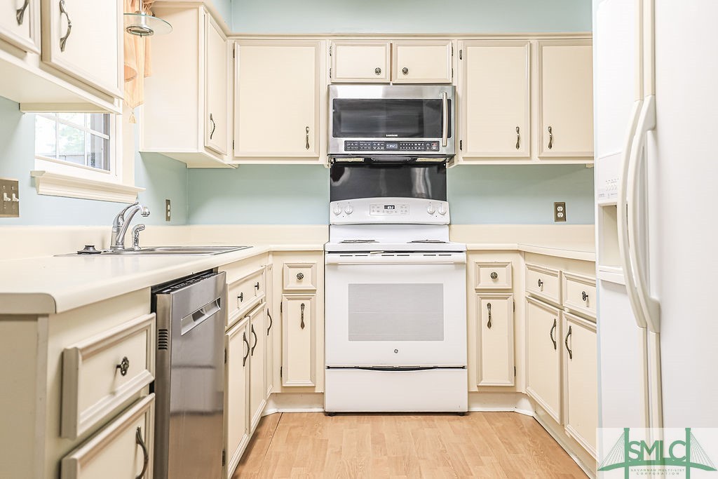 5 Hidden Lake Court Property Photo 10