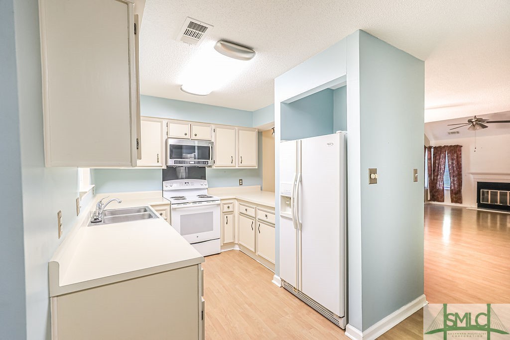 5 Hidden Lake Court Property Photo 12