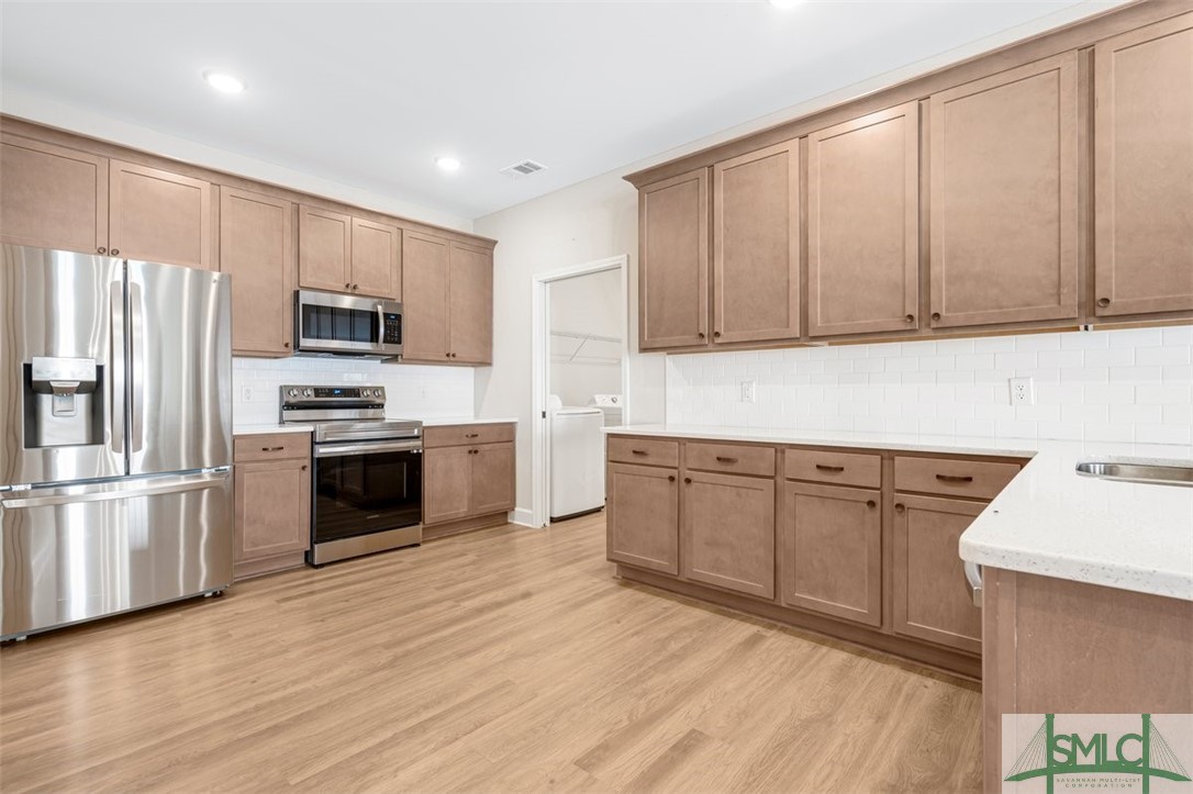 220 James Drive Property Photo 4