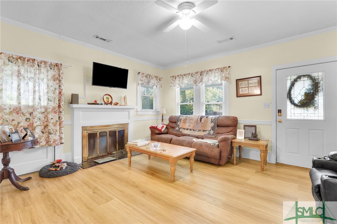 614 S Main Street Property Photo 7