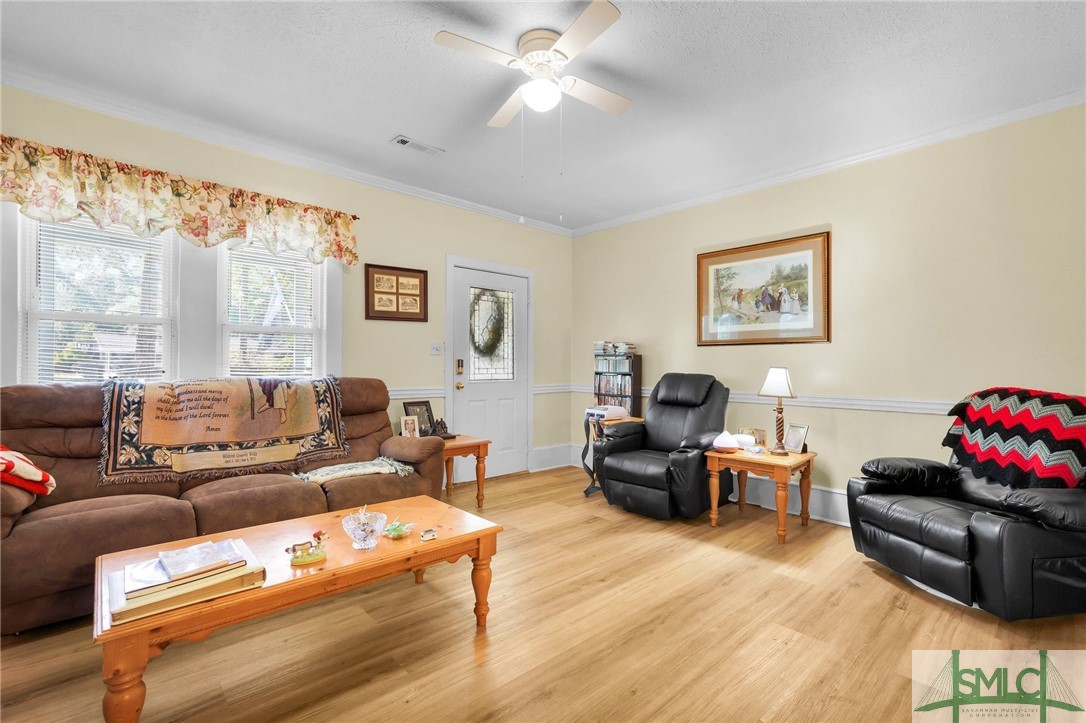 614 S Main Street Property Photo 8