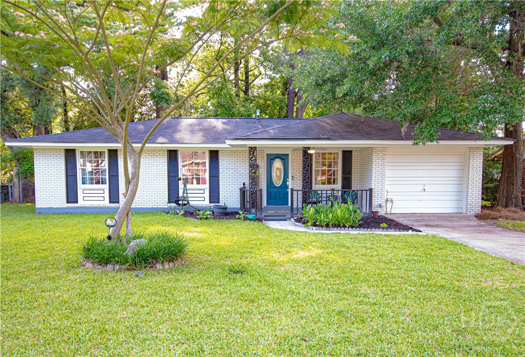 5633 Lafitte Drive Property Photo 1