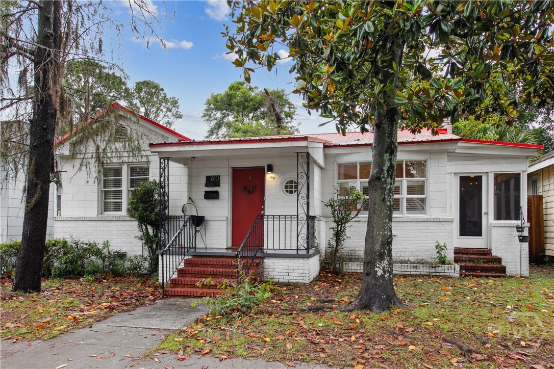 610 W 46th Street Property Photo 1