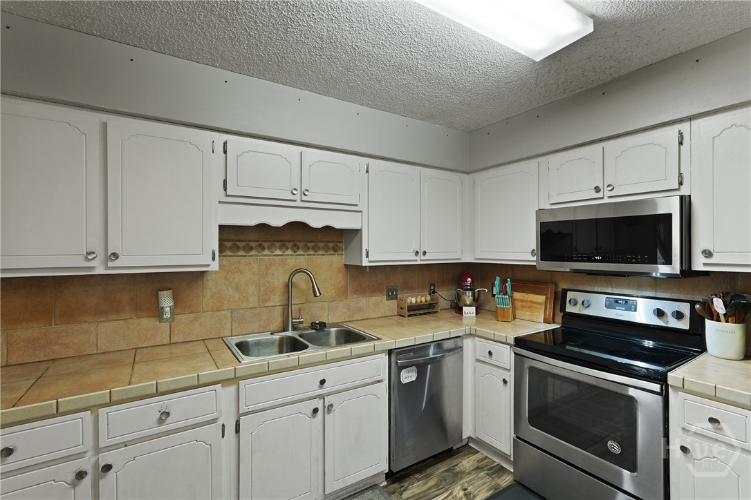 1405 Desert Storm Drive Property Photo 16