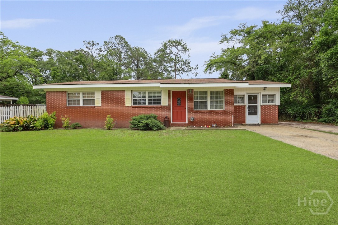 985 Seven Oaks Road Property Photo 1