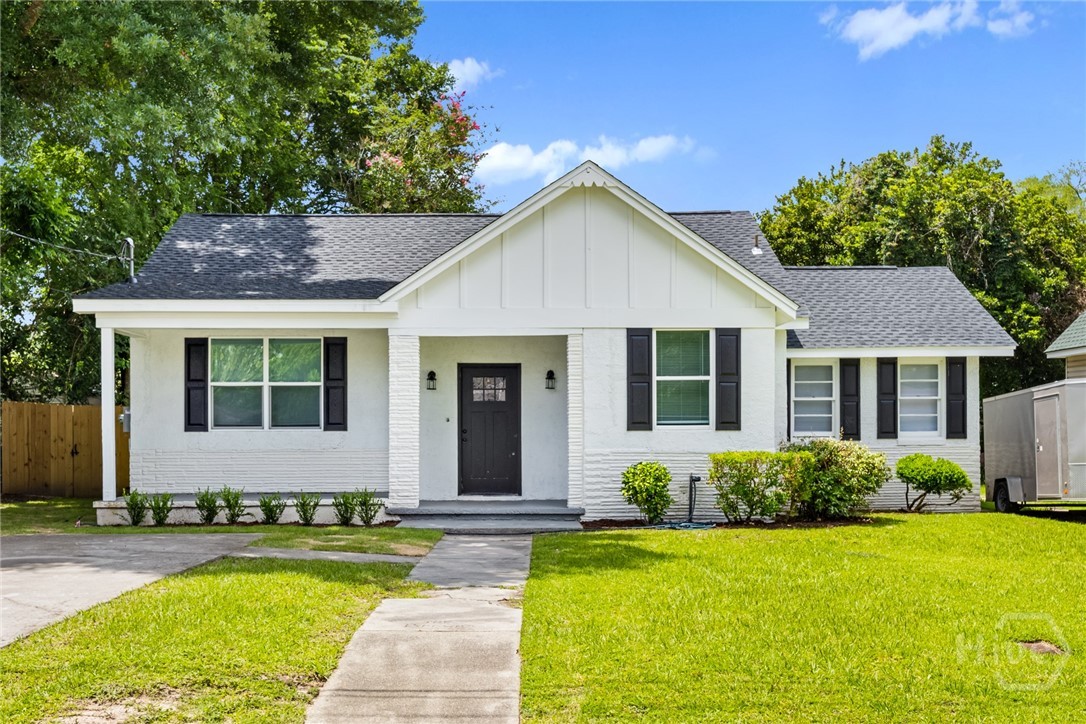 1825 Lloyd Street Property Photo 1