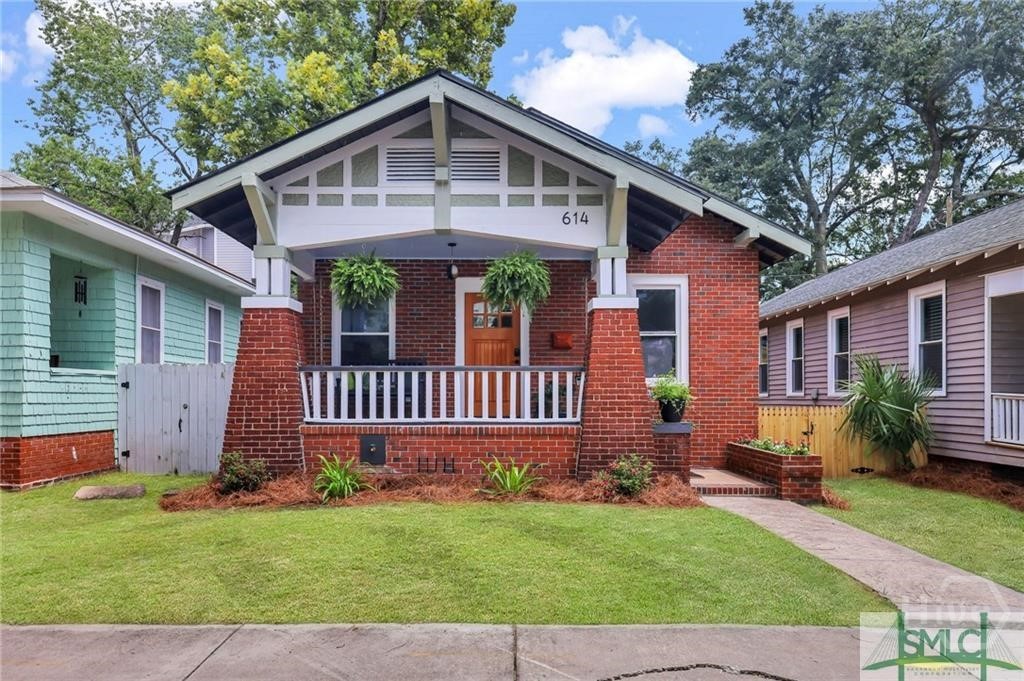 614 E 40th Street Property Photo 1