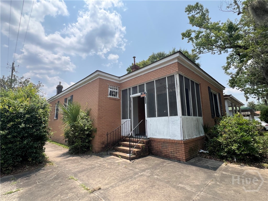 601 W 45th Street Property Photo 1