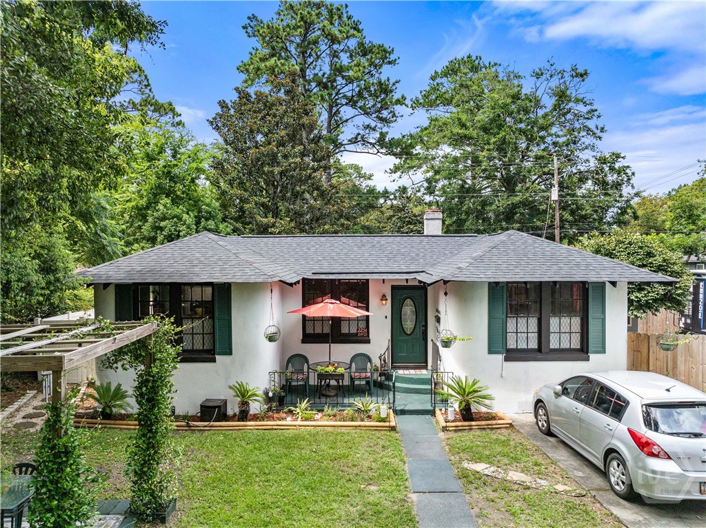 2234 E 40th Street Property Photo 1