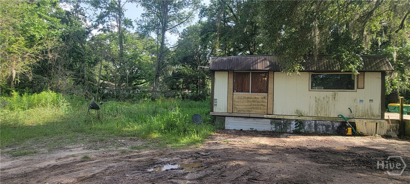 2196 Fenwick Avenue Property Photo 2