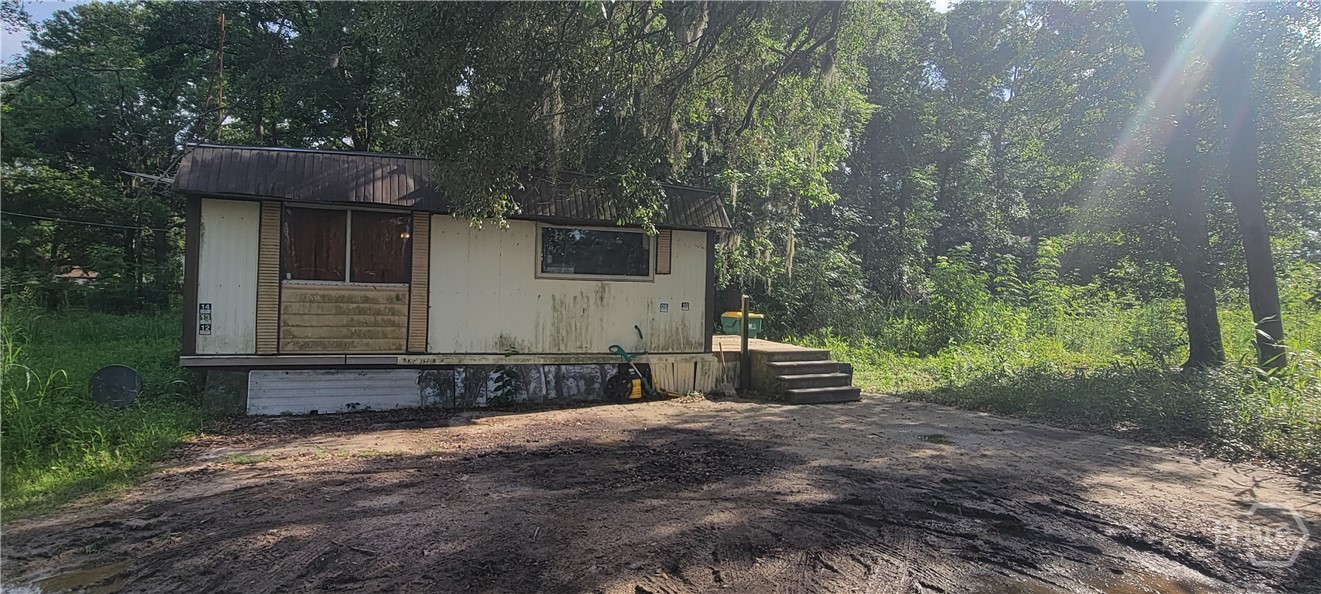 2196 Fenwick Avenue Property Photo 3