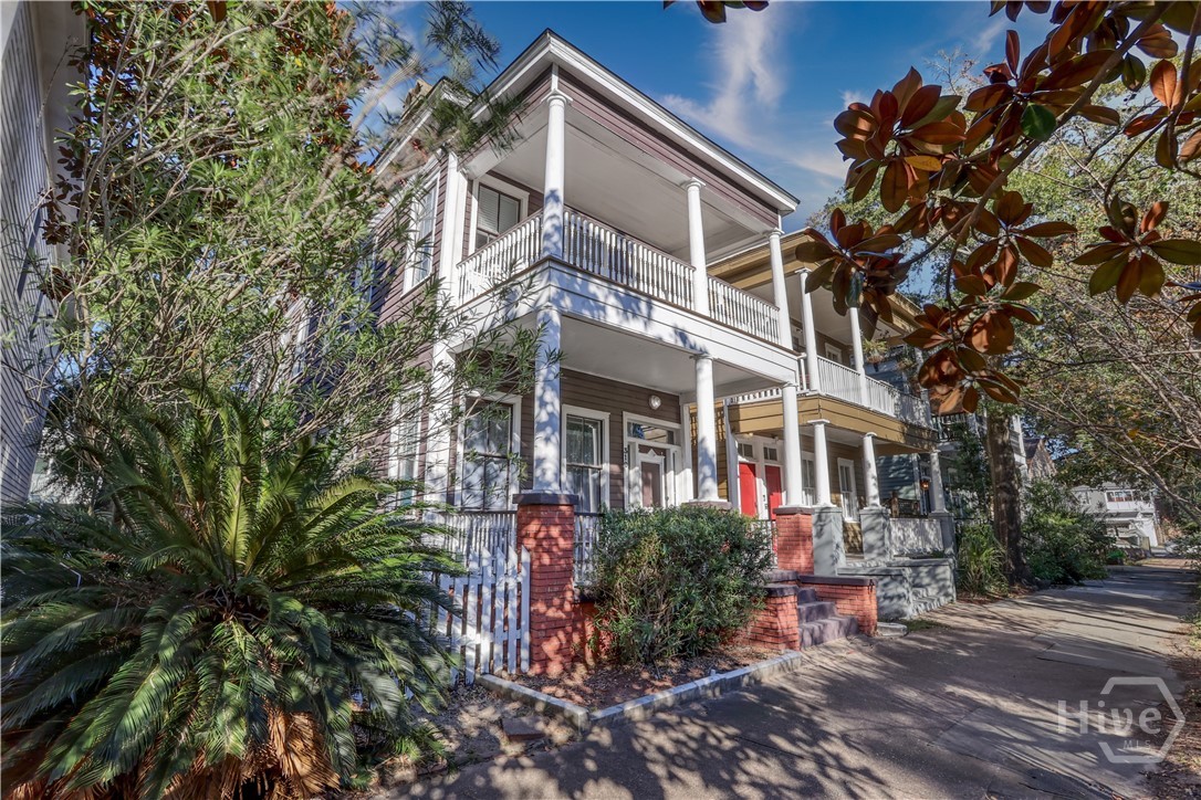 310 E Henry Street Property Photo 1