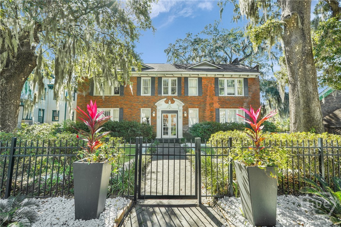 17 E 37th Street 11 Property Photo 1