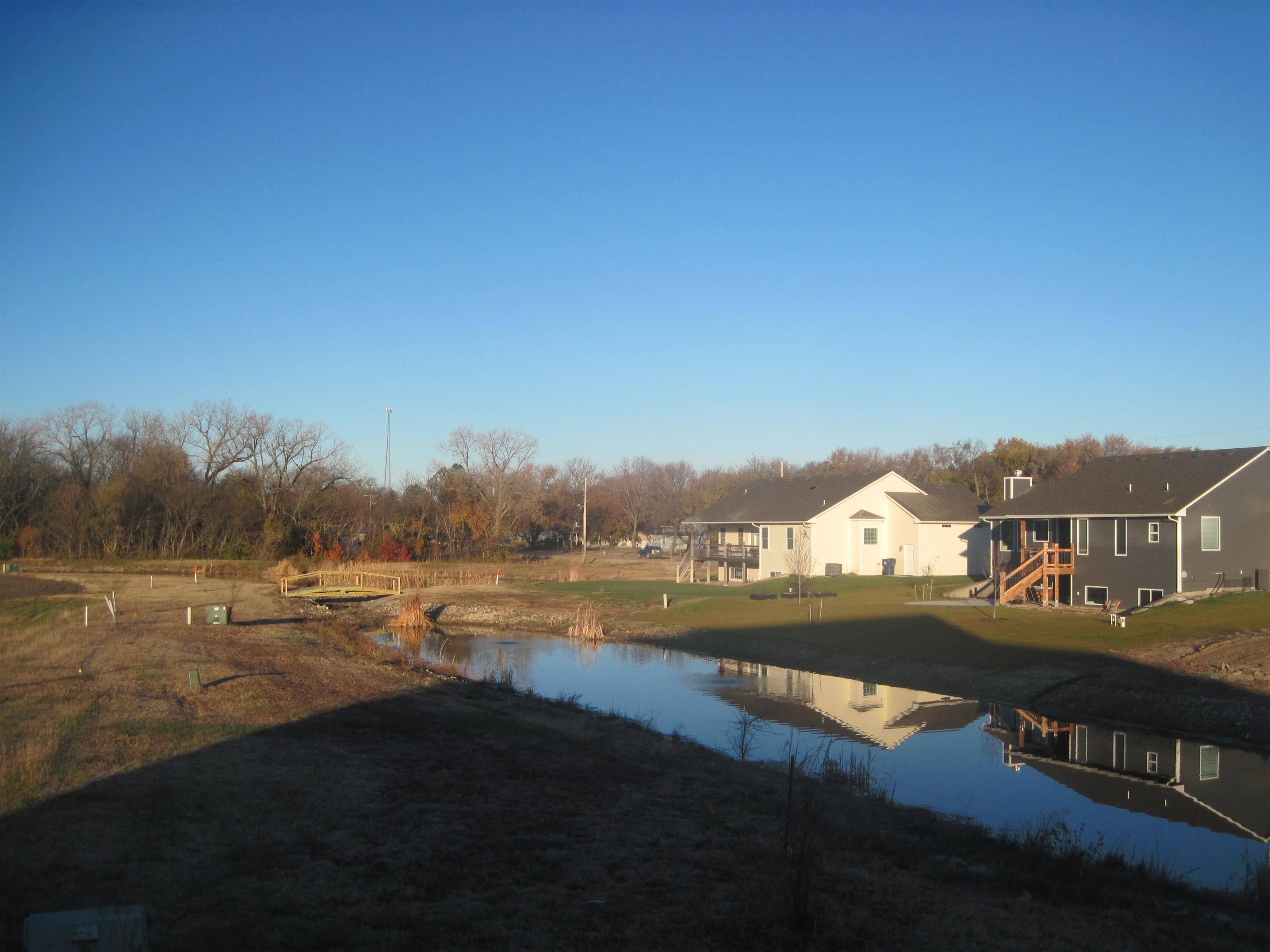 111 S Cottonwood Ct Property Photo 3