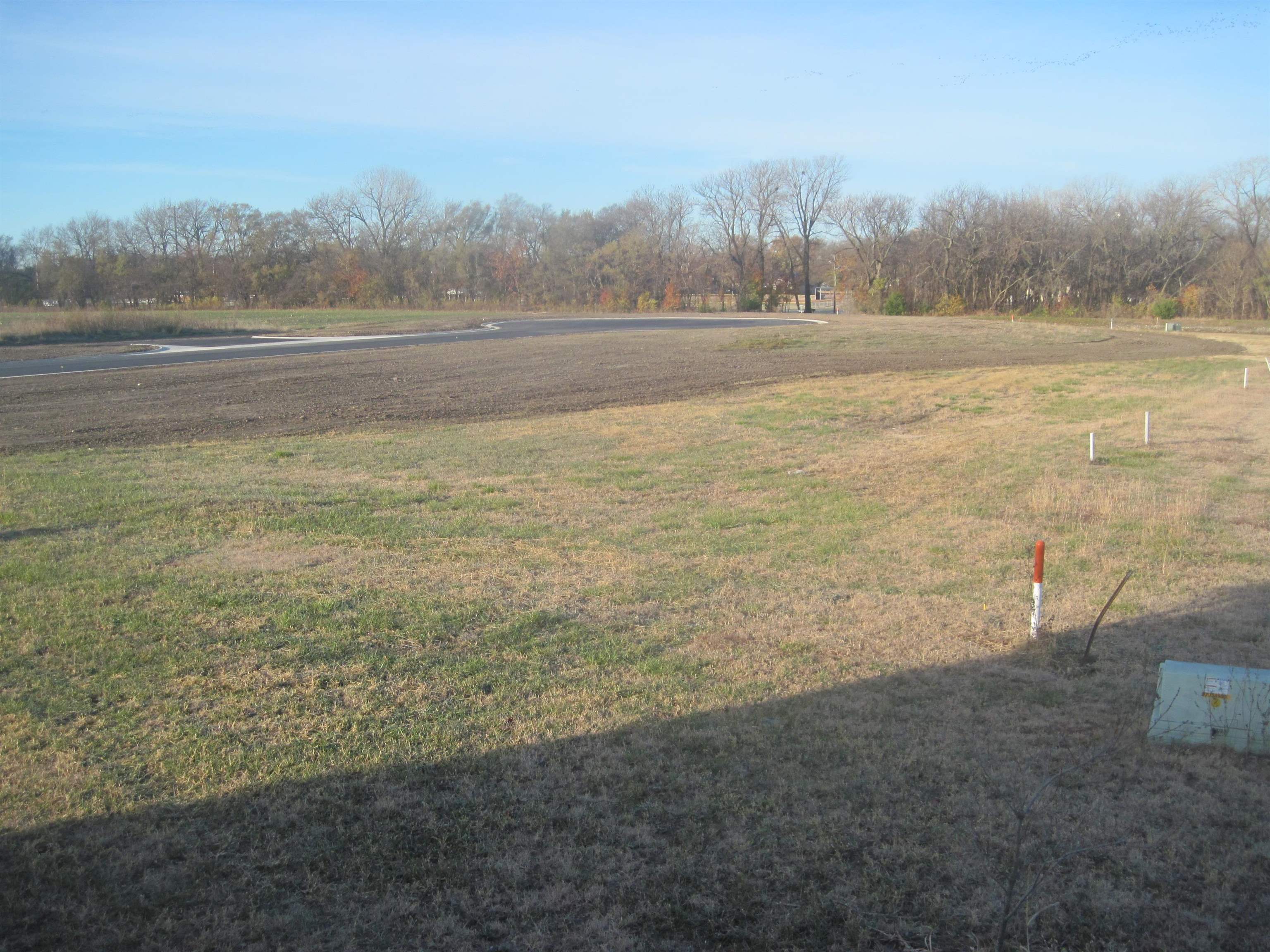 111 S Cottonwood Ct Property Photo 4