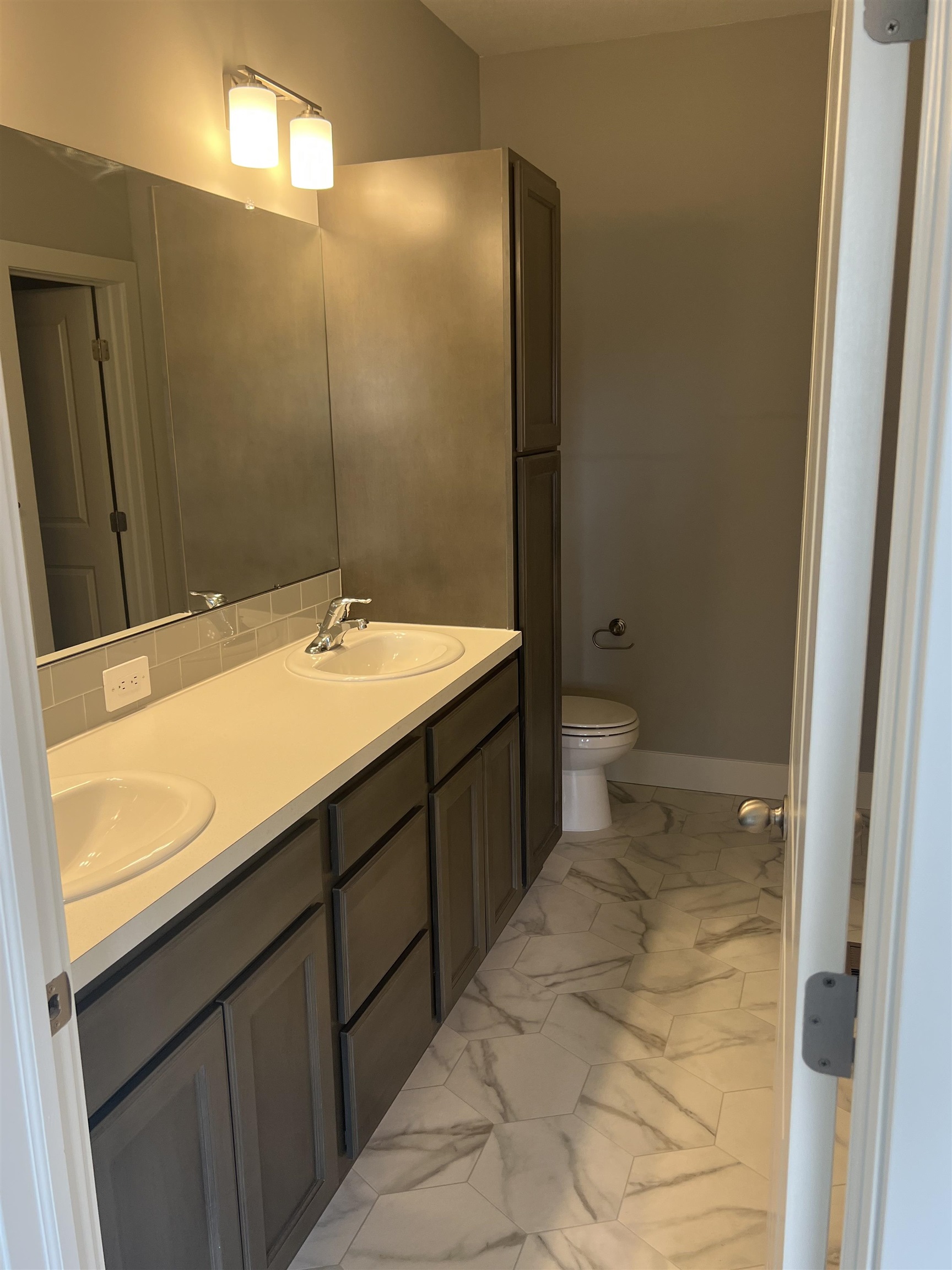 2323 S Hickory Creek St Property Photo 11