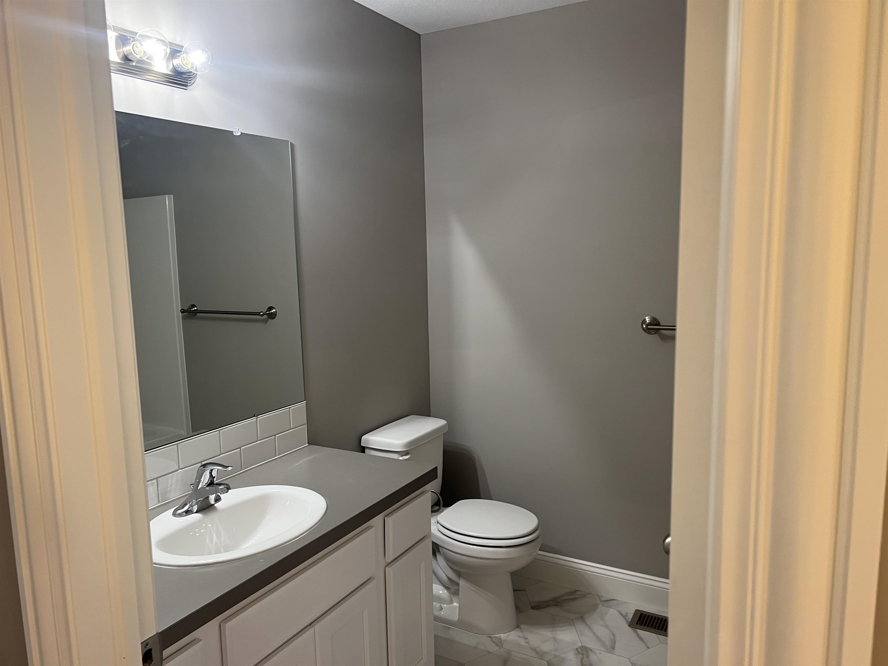 2327 S Hickory Creek St Property Photo 7
