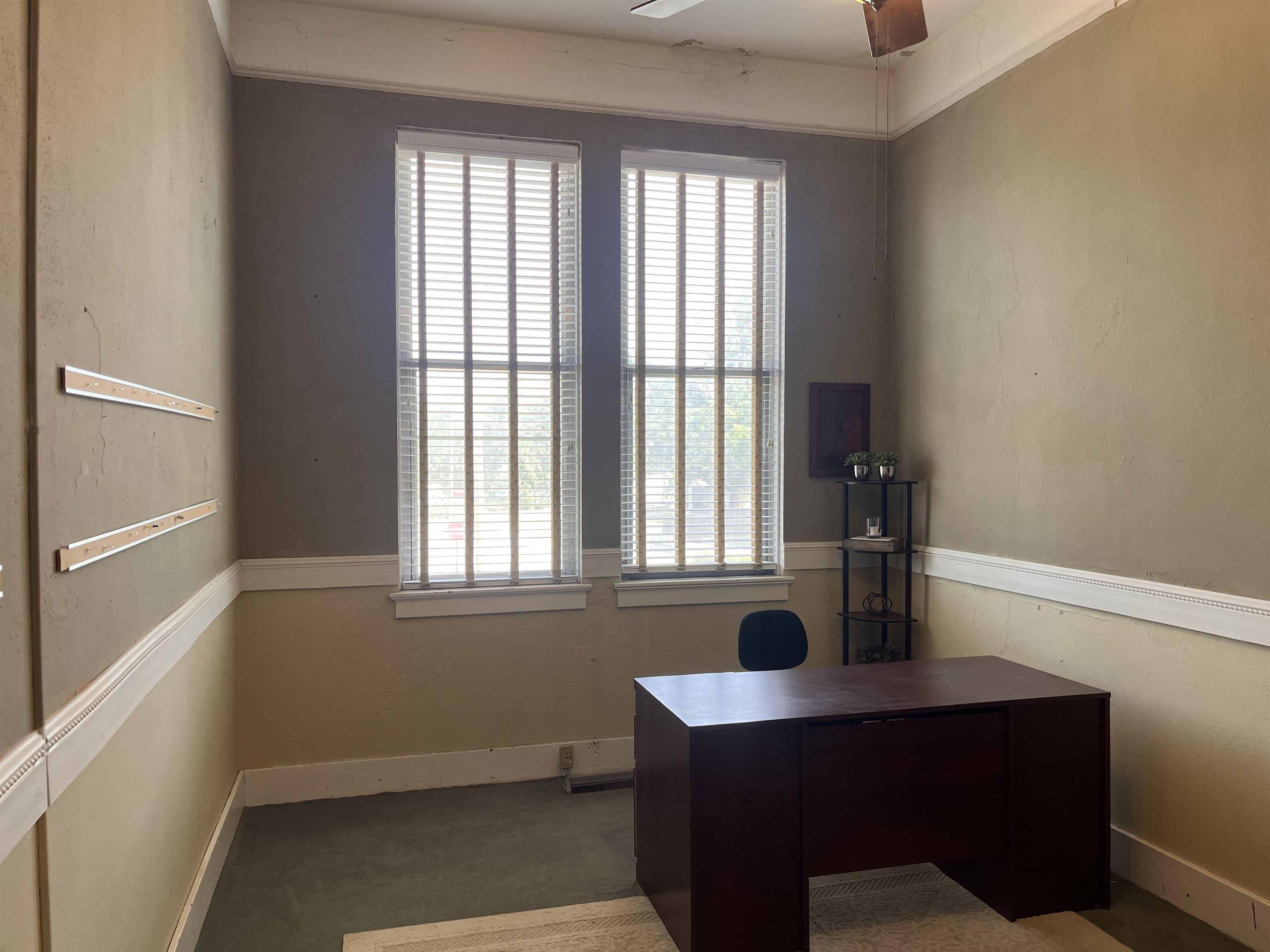 400 S Main Property Photo 28