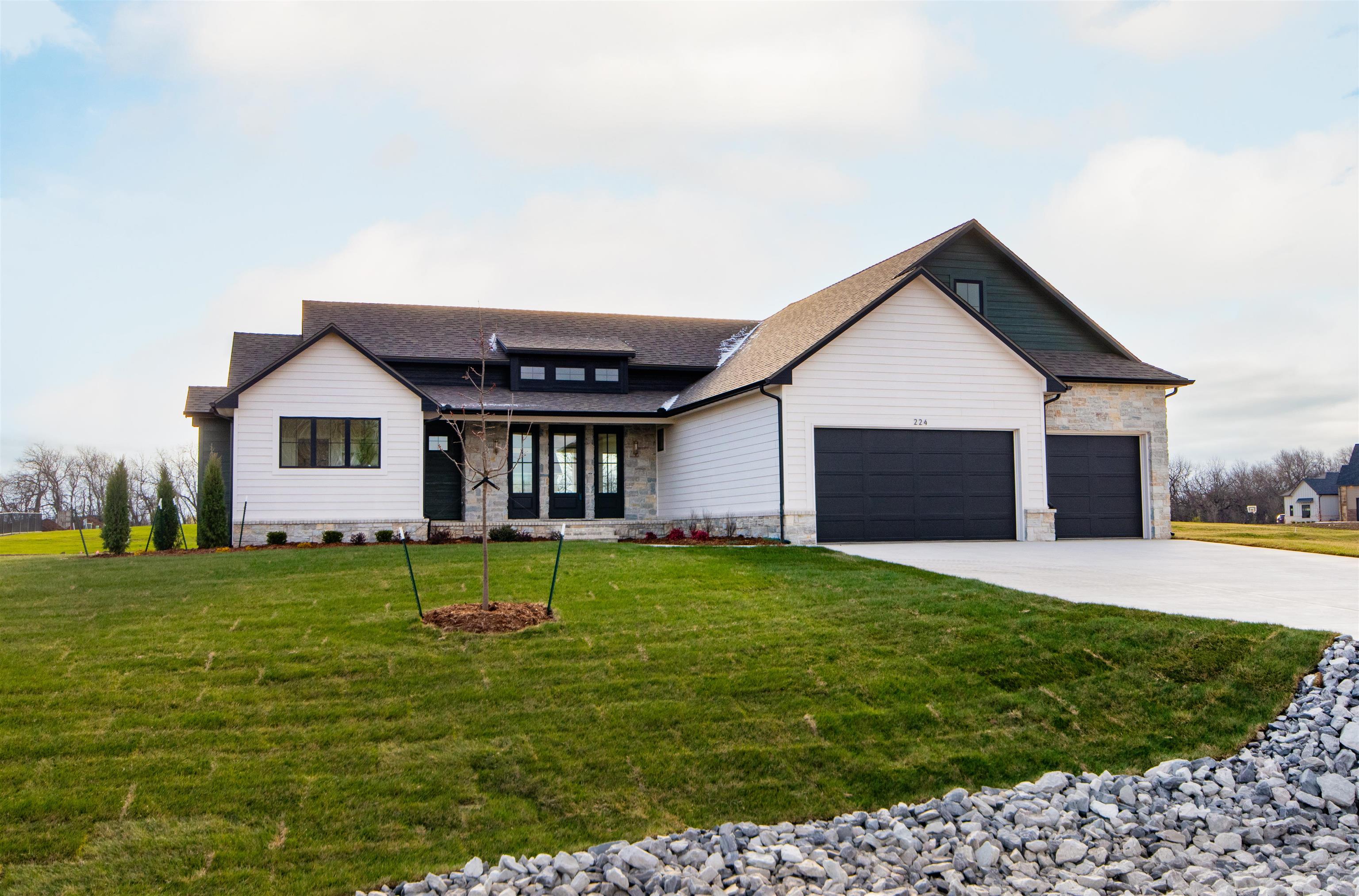 224 Cedar Ranch St Property Photo 1