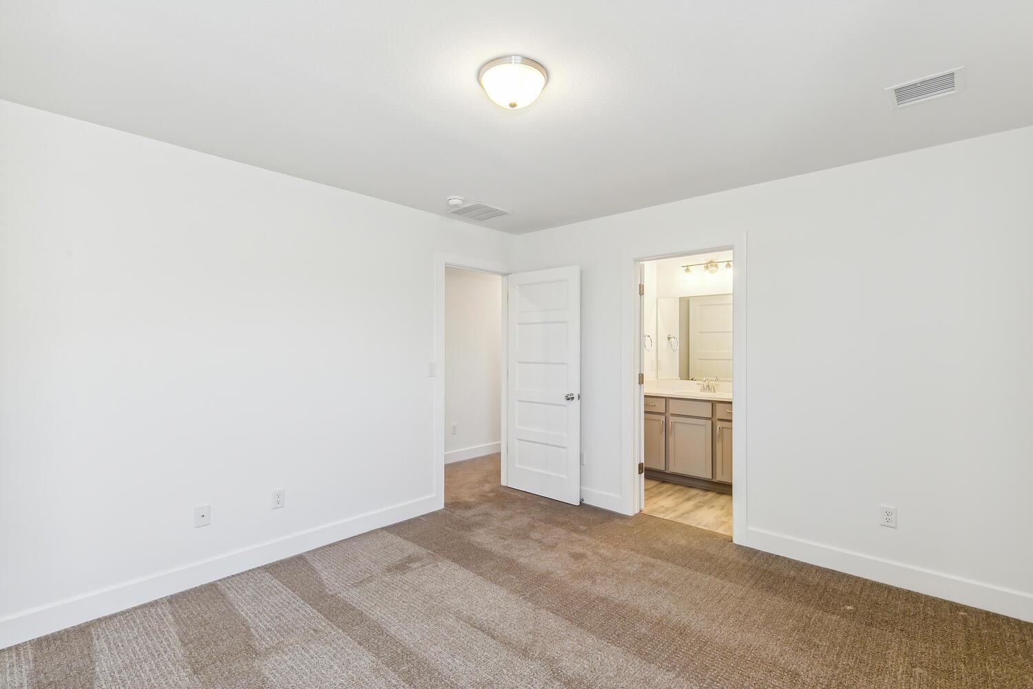 419 E Park Pl Property Photo 10