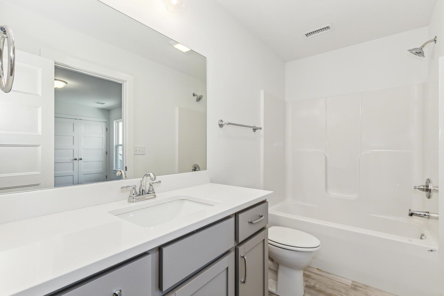 419 E Park Pl Property Photo 11