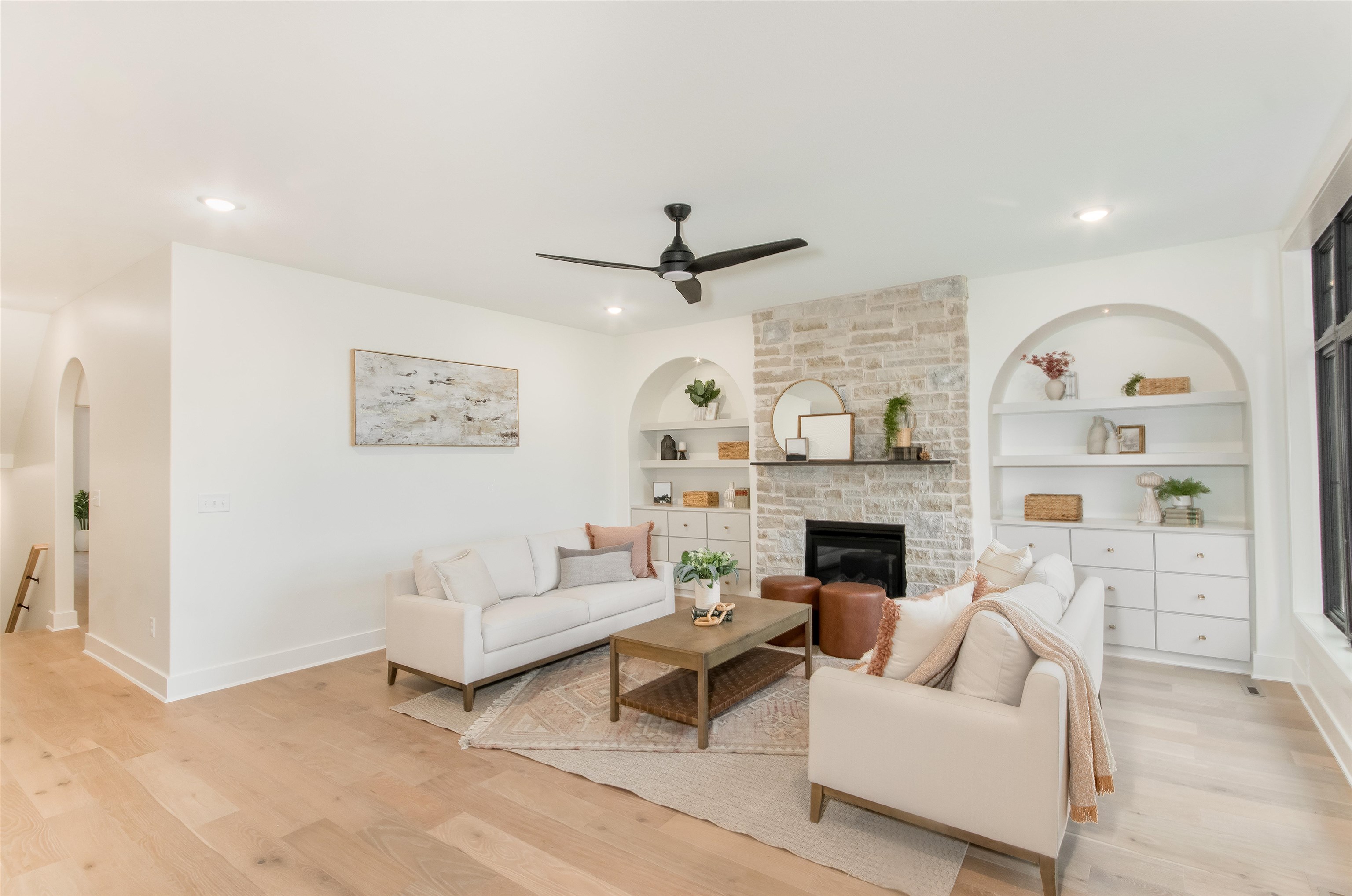 329 N Sarah Ct Property Photo 3