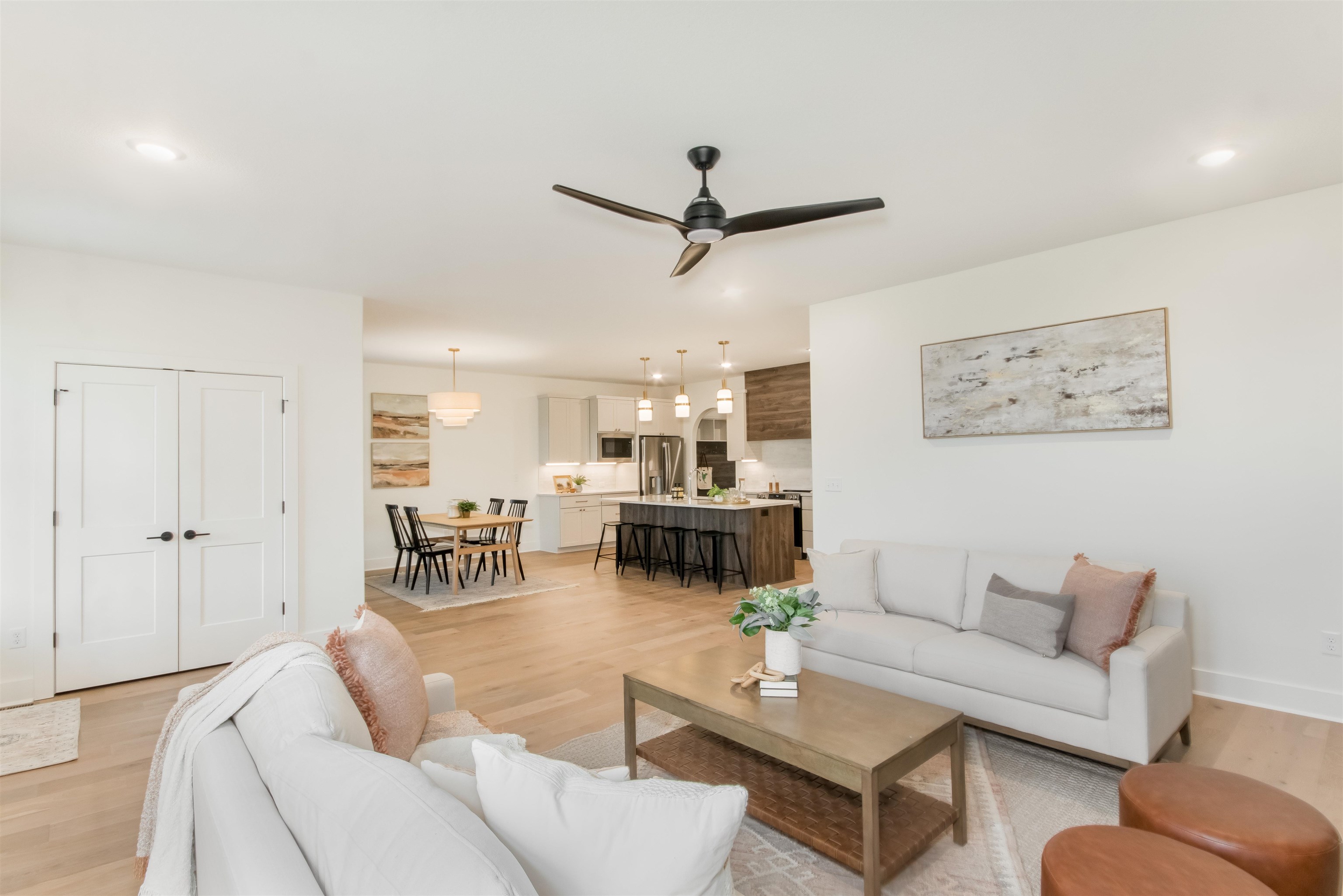 329 N Sarah Ct Property Photo 4