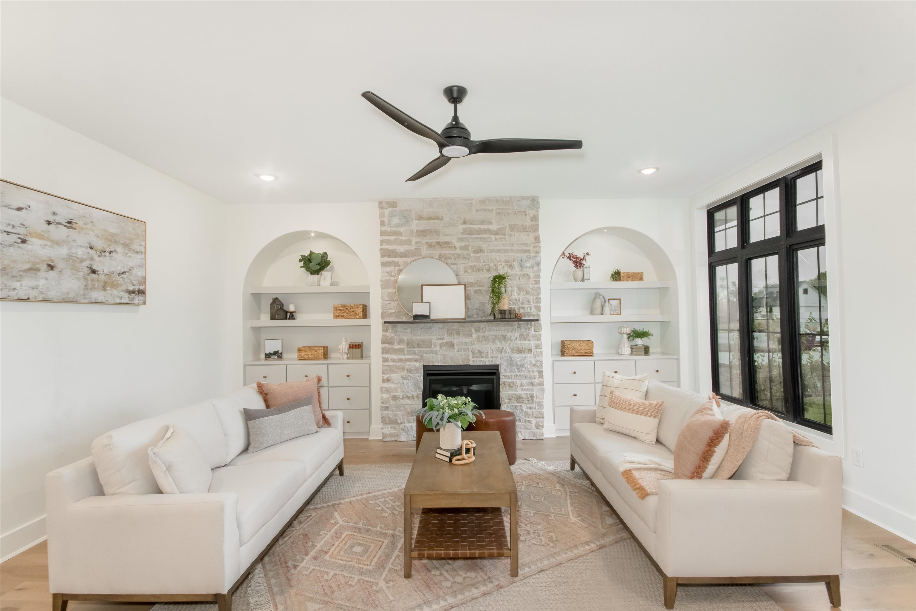 329 N Sarah Ct Property Photo 5