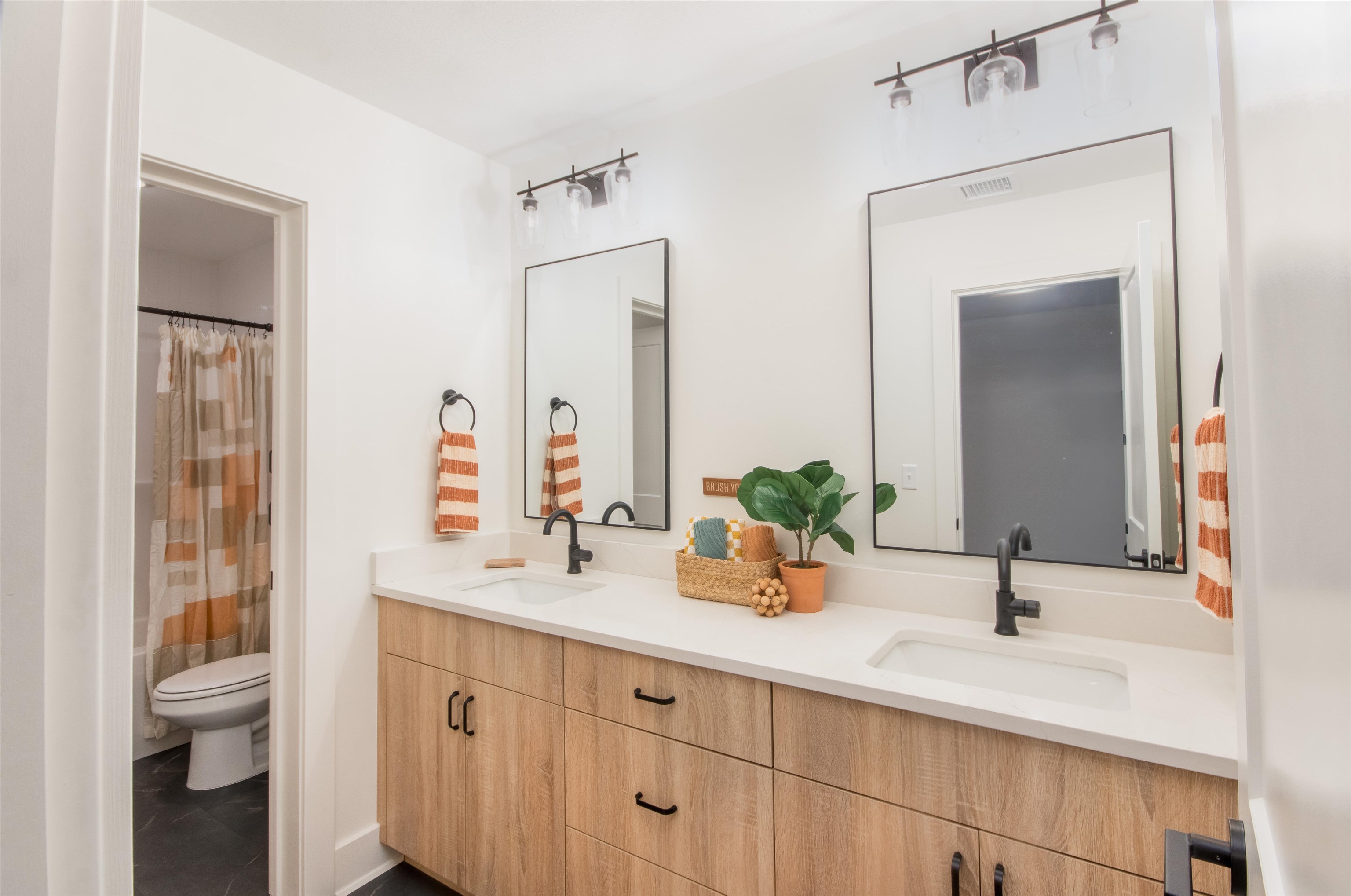 329 N Sarah Ct Property Photo 25