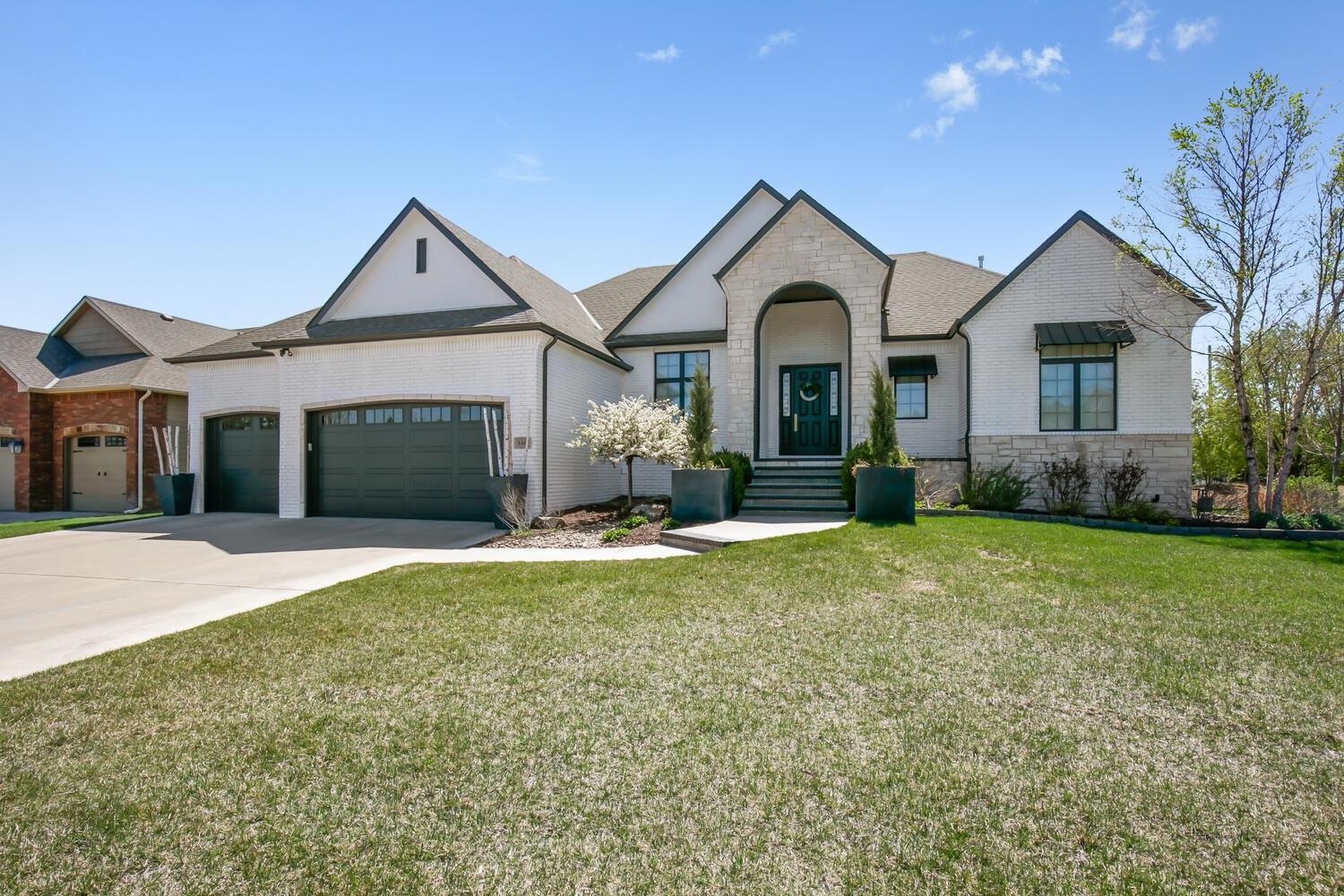 1445 N Ridgehurst Ct Property Photo 1
