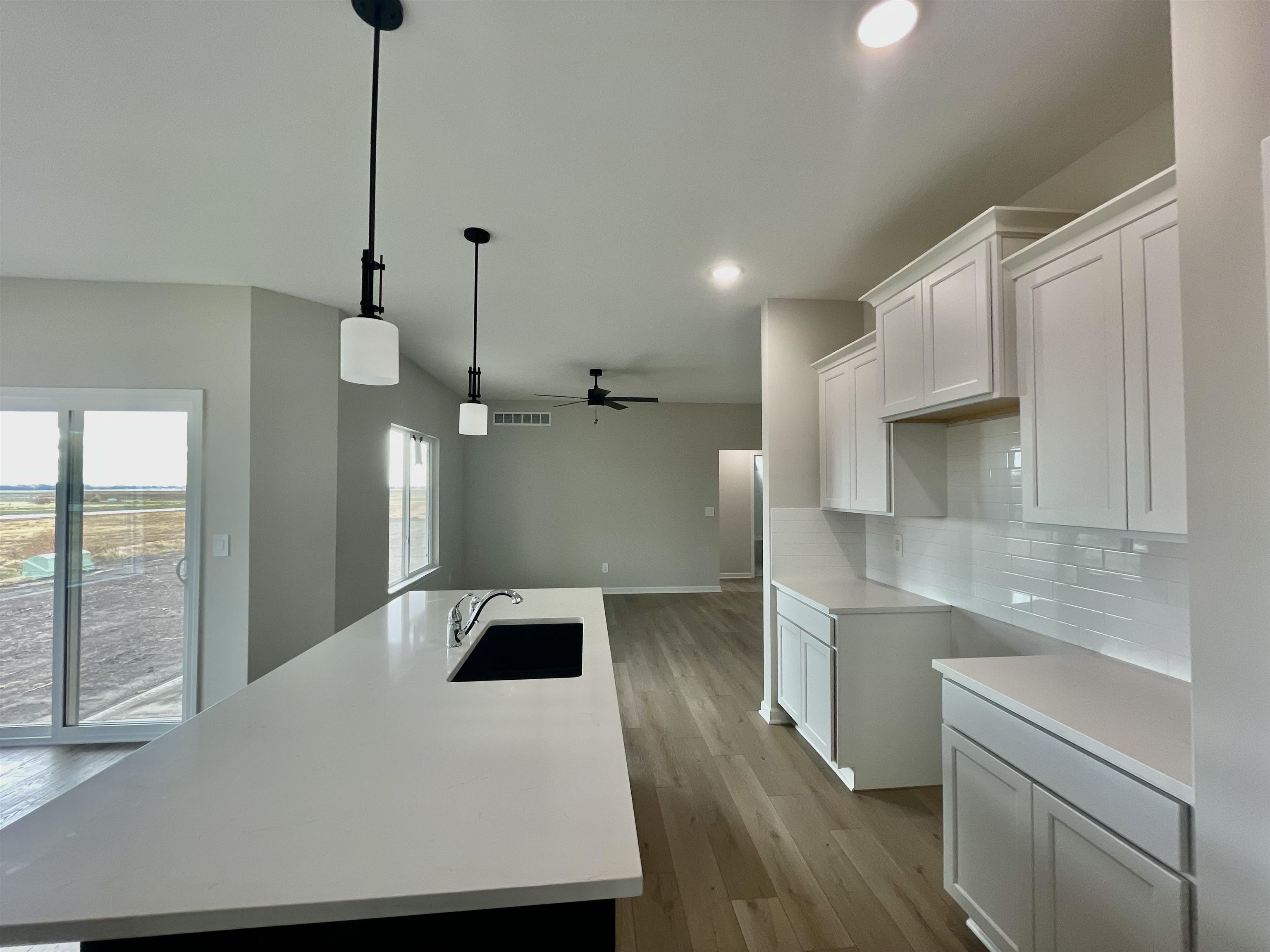 1222 Main Property Photo 6