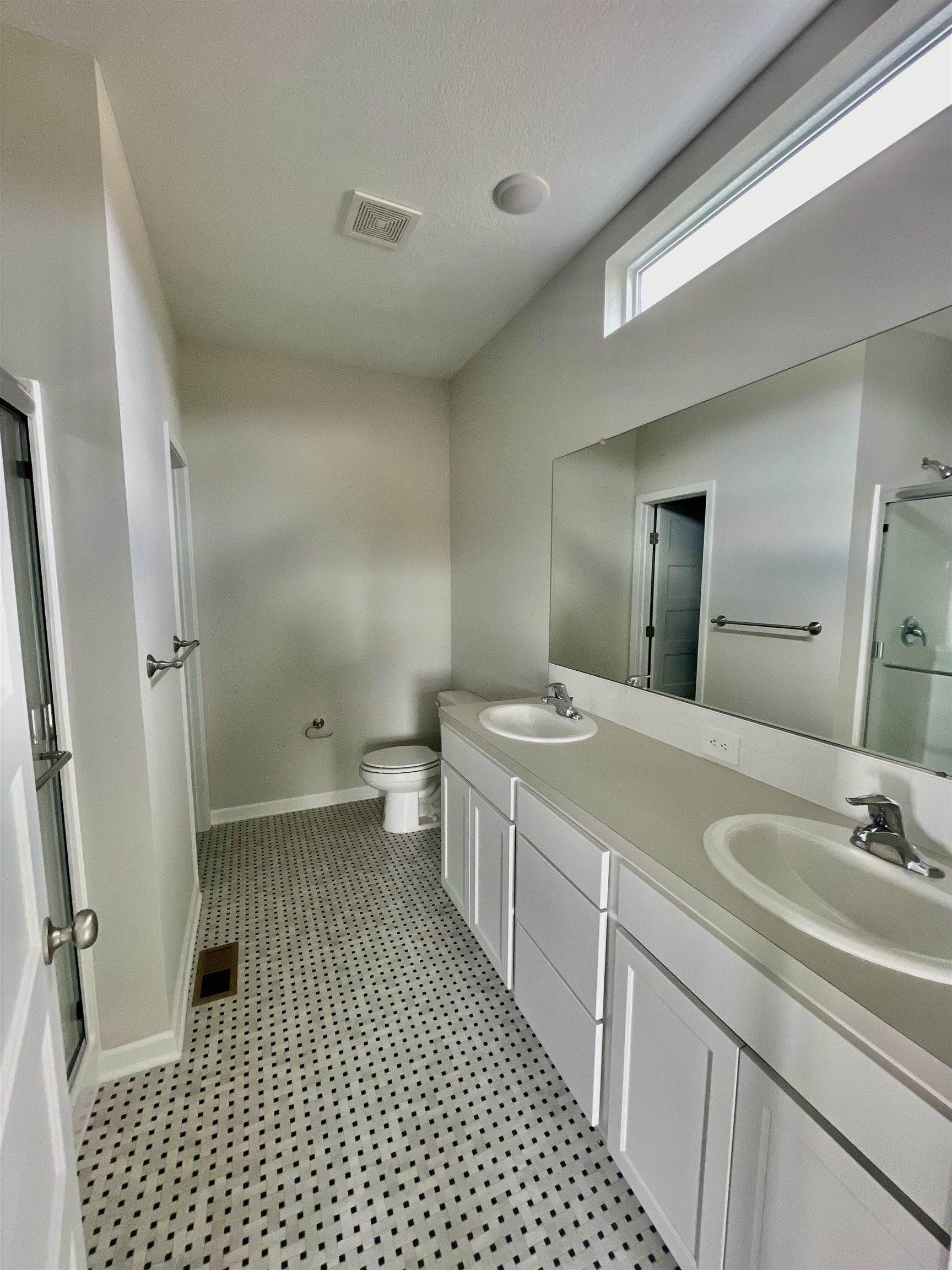 1222 Main Property Photo 7