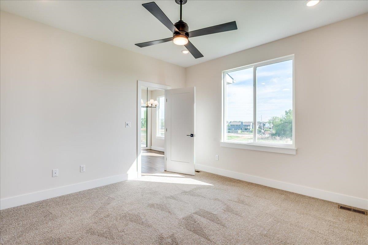 9630 W Cedar Lane Property Photo 18