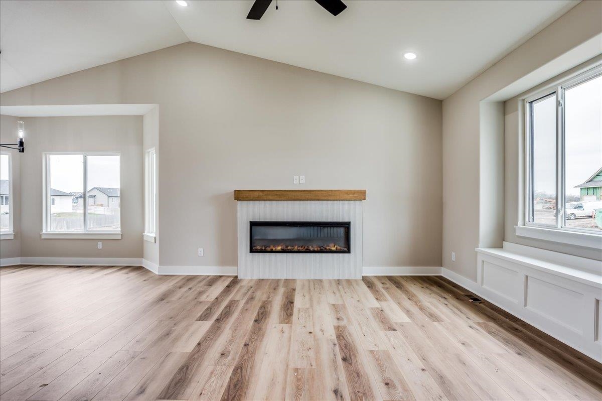 178 S Wellcrest Ct. Property Photo 3
