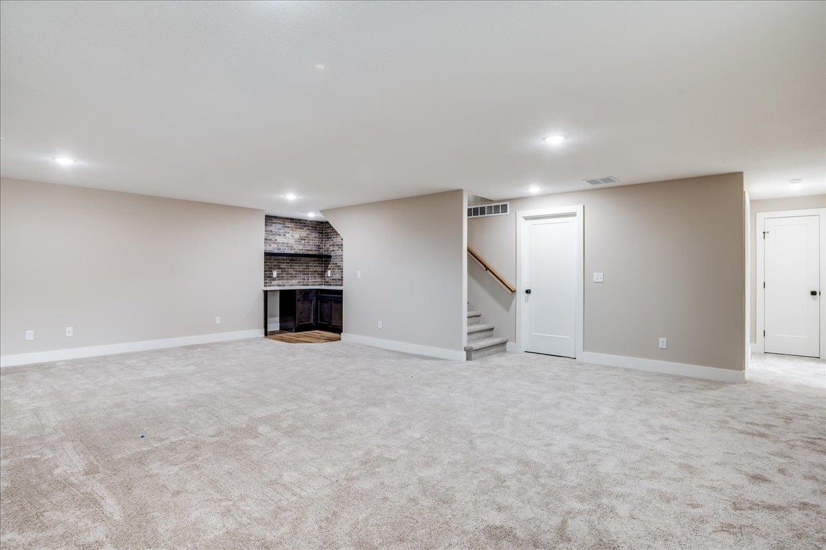 178 S Wellcrest Ct. Property Photo 24