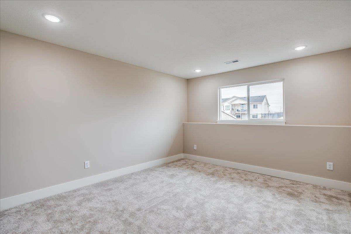 178 S Wellcrest Ct. Property Photo 29